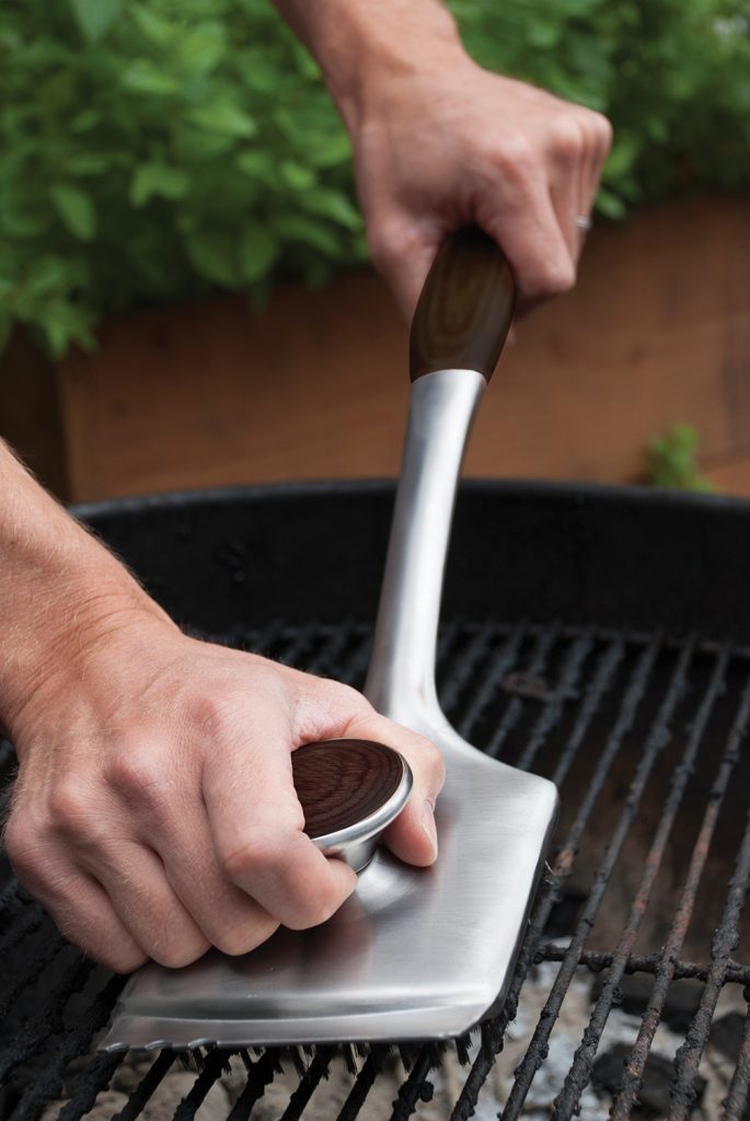 Grill Brush-Lifestyle